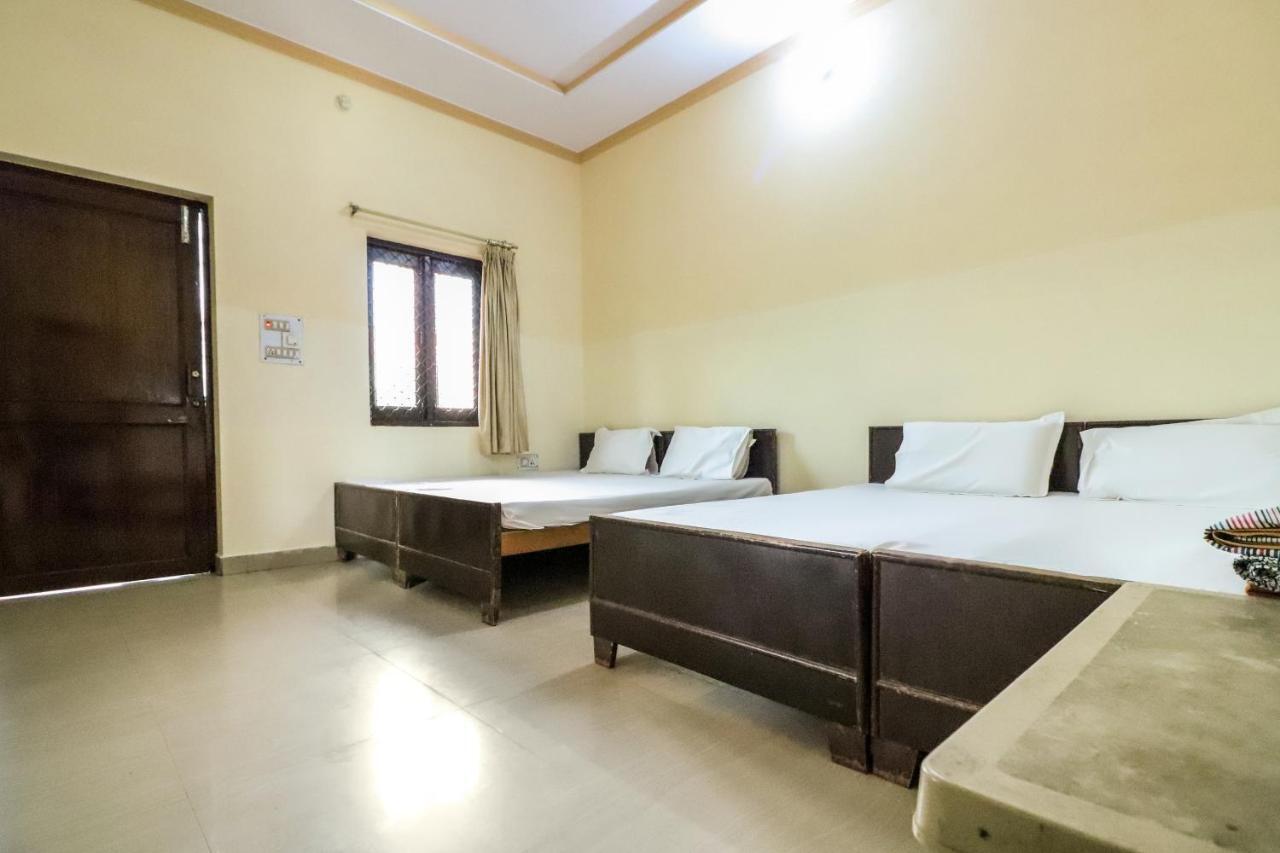 Hotel Spot On 60838 Shri Giriraj Dham Govardhan Exteriér fotografie