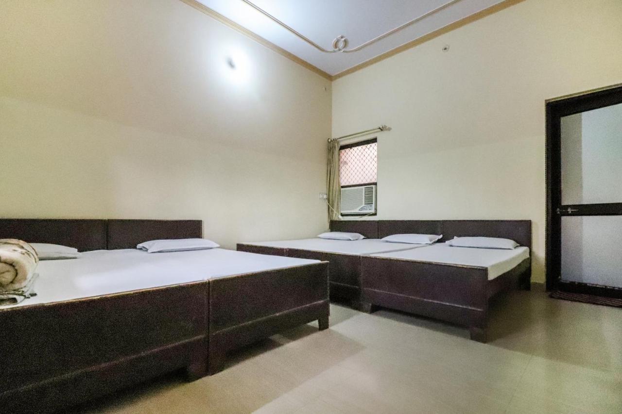 Hotel Spot On 60838 Shri Giriraj Dham Govardhan Exteriér fotografie