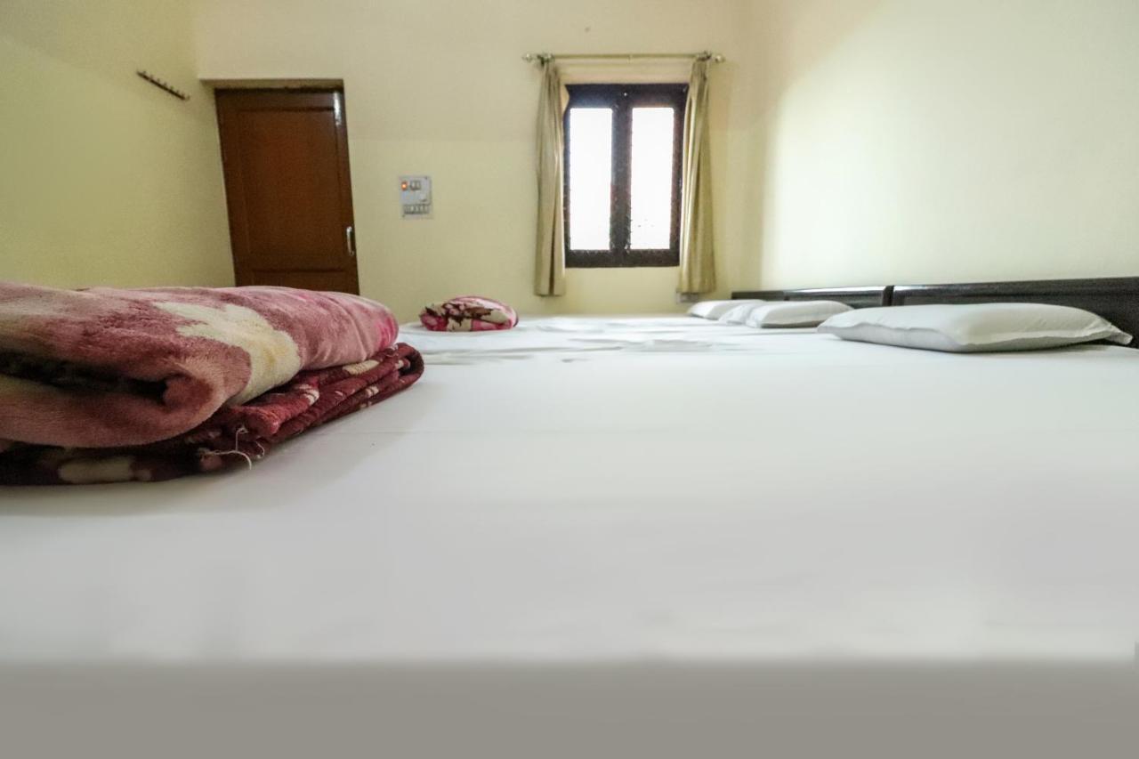 Hotel Spot On 60838 Shri Giriraj Dham Govardhan Exteriér fotografie